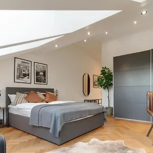 Апартаменты Designer Apartments, 2 Min To U1 Reumannplatz, Вена