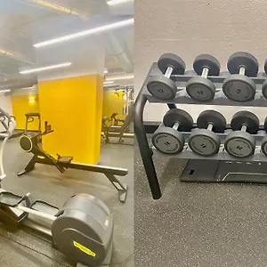 Gruen & Urban - Direkt An Der Therme - 15 Minuten Ins Zentrum Apartament